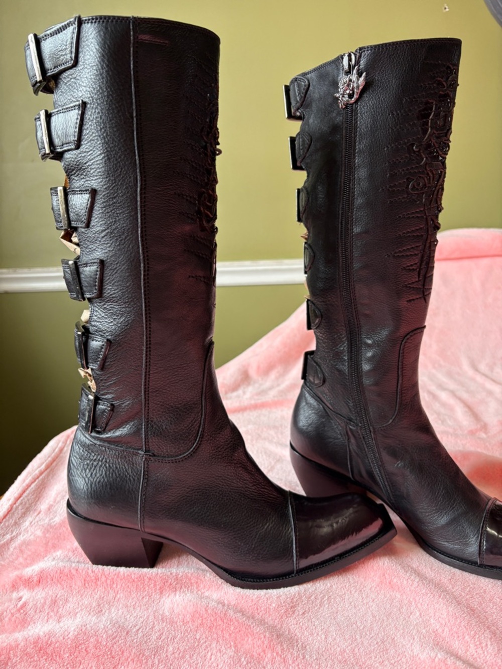 Authentic BRAND NEW, 
Ladies Mark Nason Boots.
Premium Italian Leather
Size 8.5